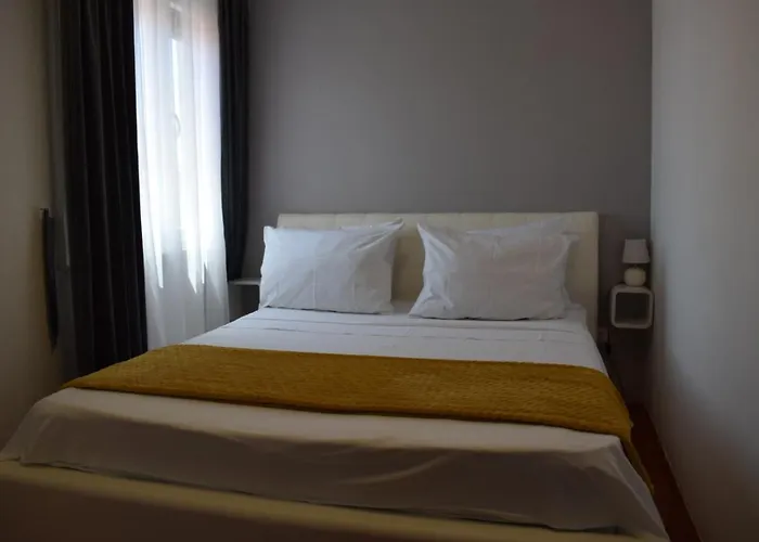 Ideal Location 扎达尔